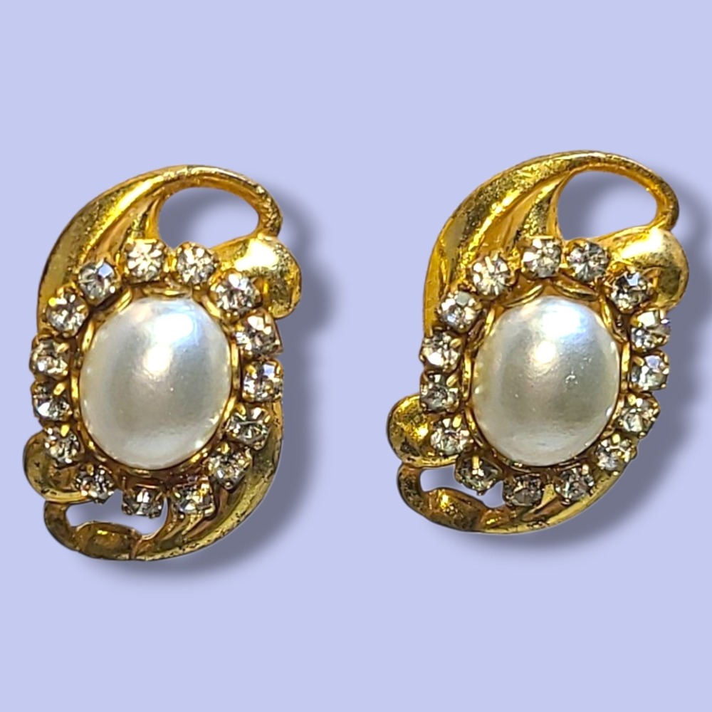 Vintage Miriam‎ Haskell Faux Pearl & Rhinestone Screw Back Clip-on Earrings